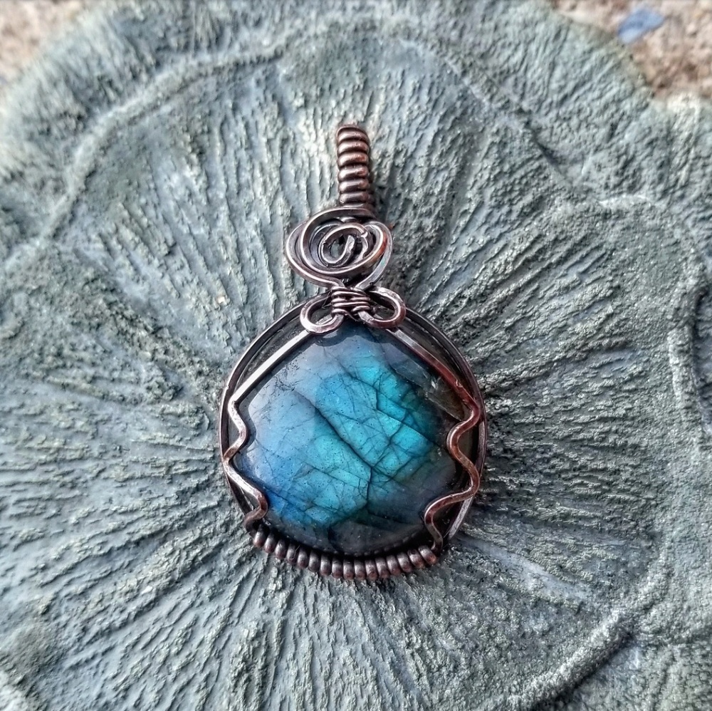 Labradorite Wire Wrapped Pendant 🌙